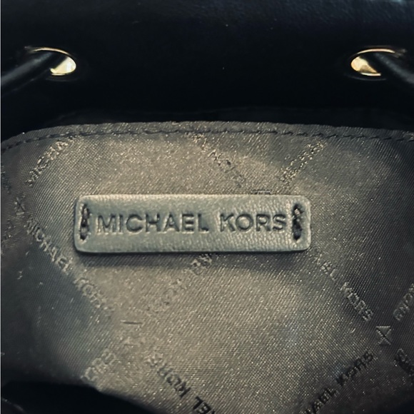Michael Kors Suri Bucket Crossbody - Picture 13 of 16
